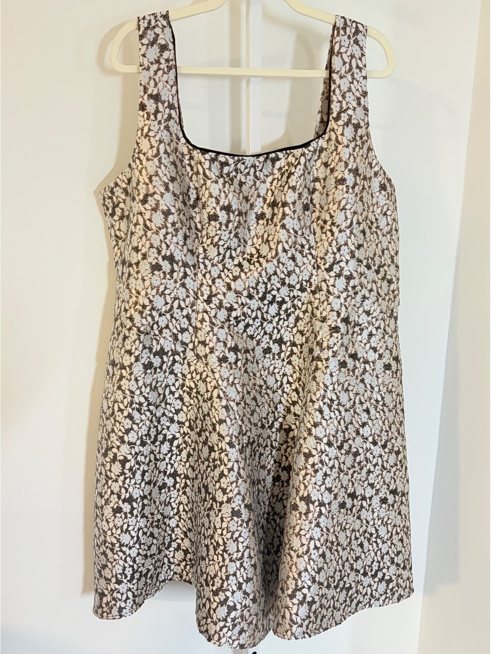NWT Skies Are Blue Curvy 1X Floral Print Sleeveless Dress with Pockets